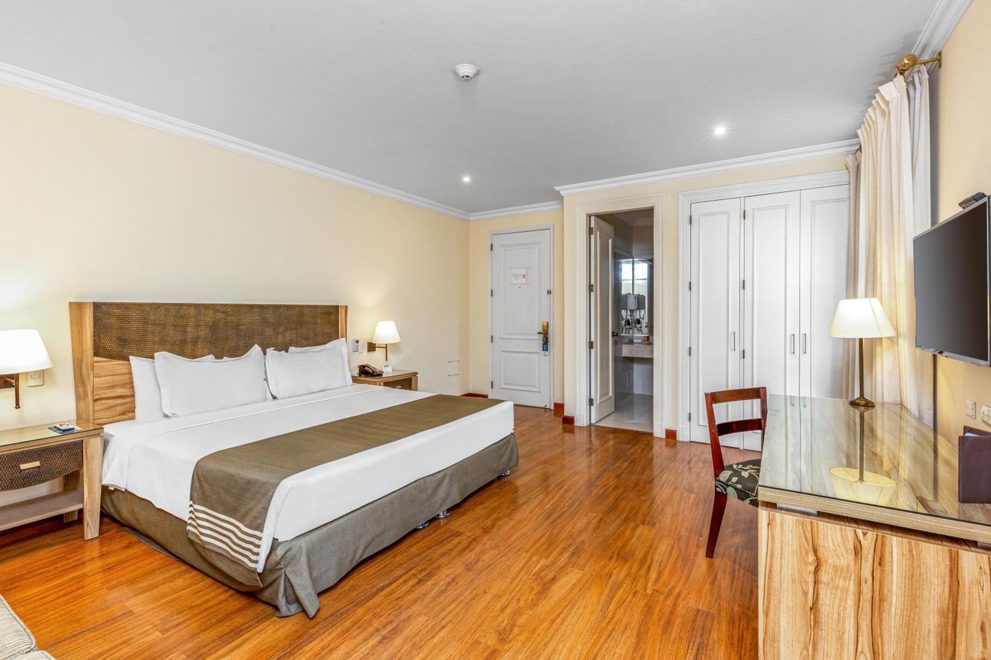 Lp Los Portales Hotel Piura Zewnętrze zdjęcie