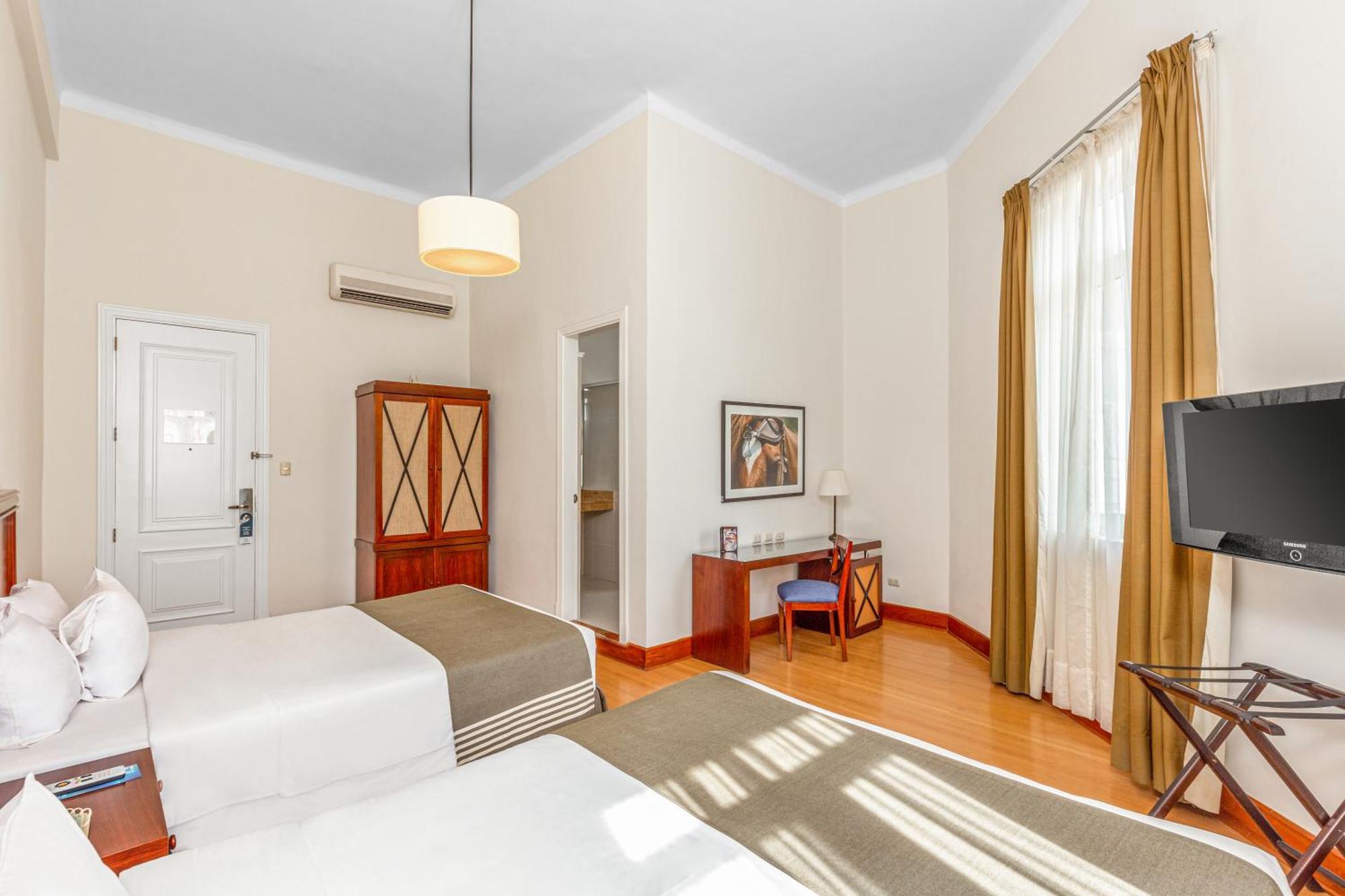 Lp Los Portales Hotel Piura Zewnętrze zdjęcie